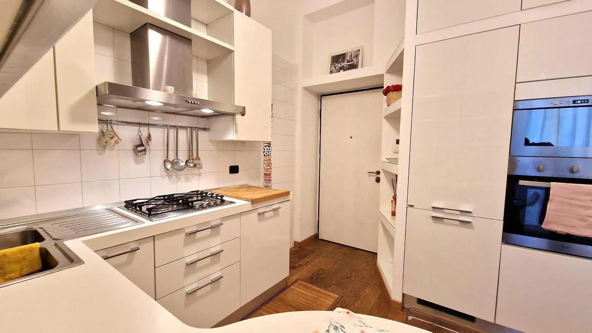 Apartment Milanoflats - Pink Bocconi Studio - Campus- Navigli - Duomo