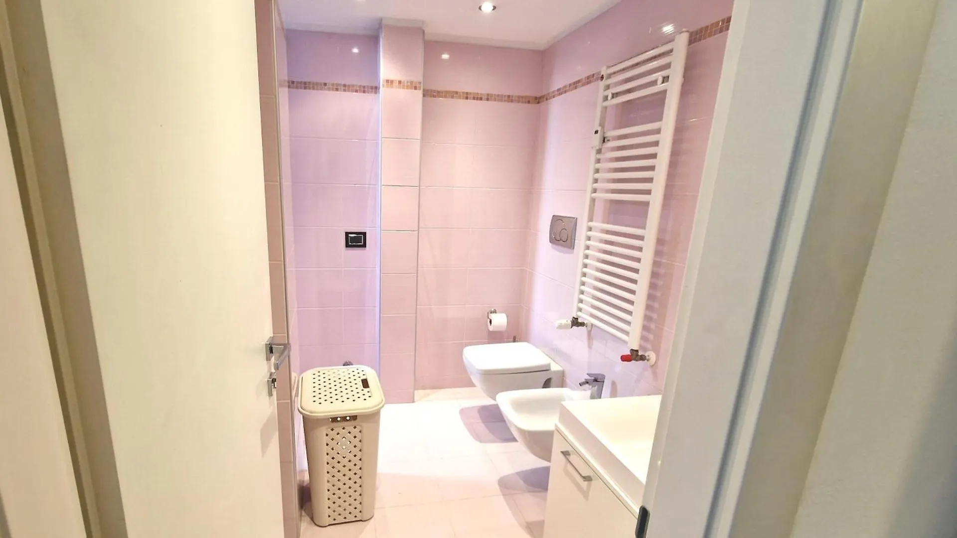 Milanoflats - Pink Bocconi Studio - Campus- Navigli - Duomo Apartment